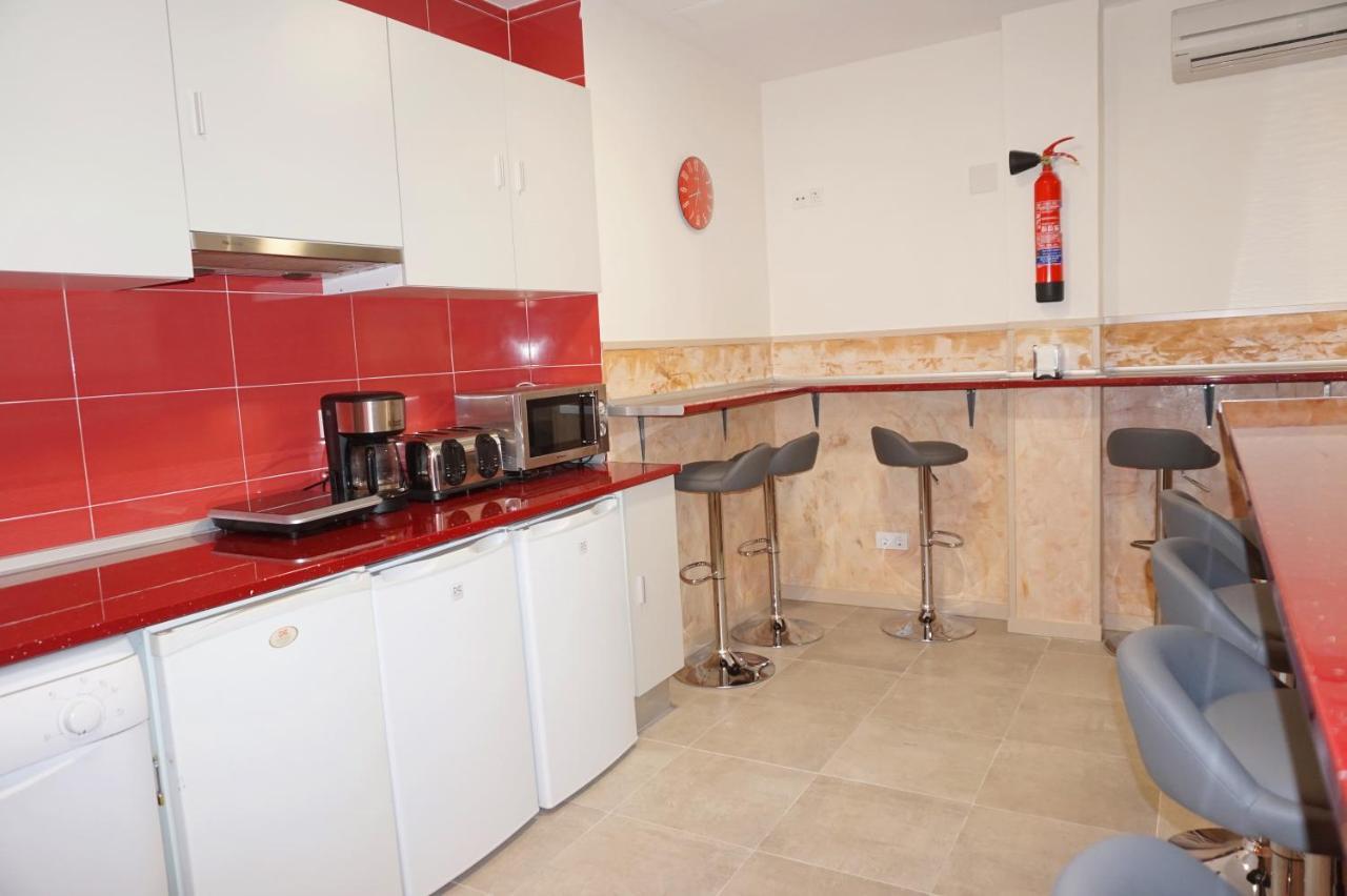 Muchomadrid Hostal